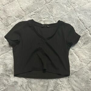 wore 2 times, easily attracts hair